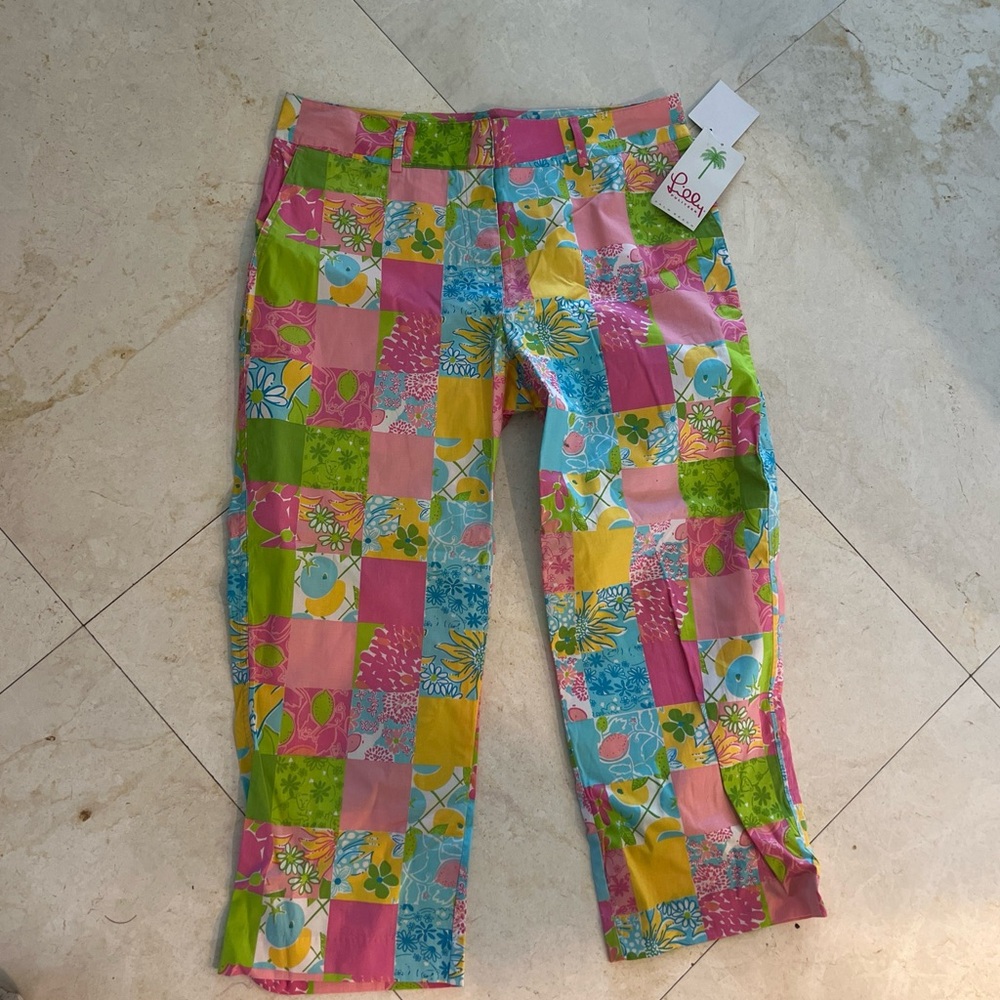 NWT Ladies Lilly Pulitzer Patchwork Capri Pant
Sz 19 multi vintage Lilly Patch.